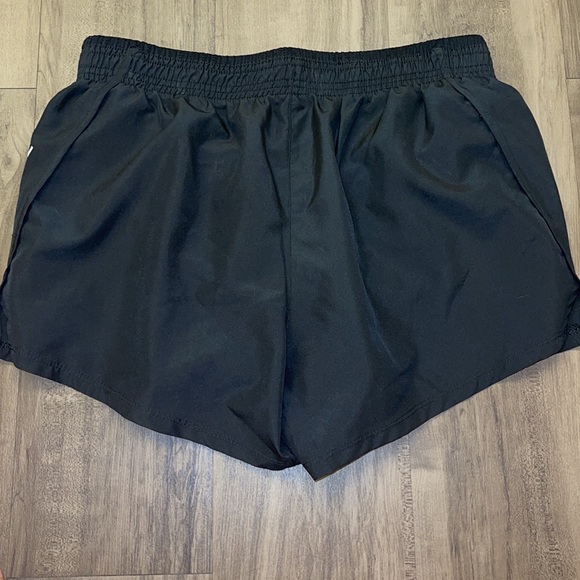 Nike running shorts - Picture 2 of 4